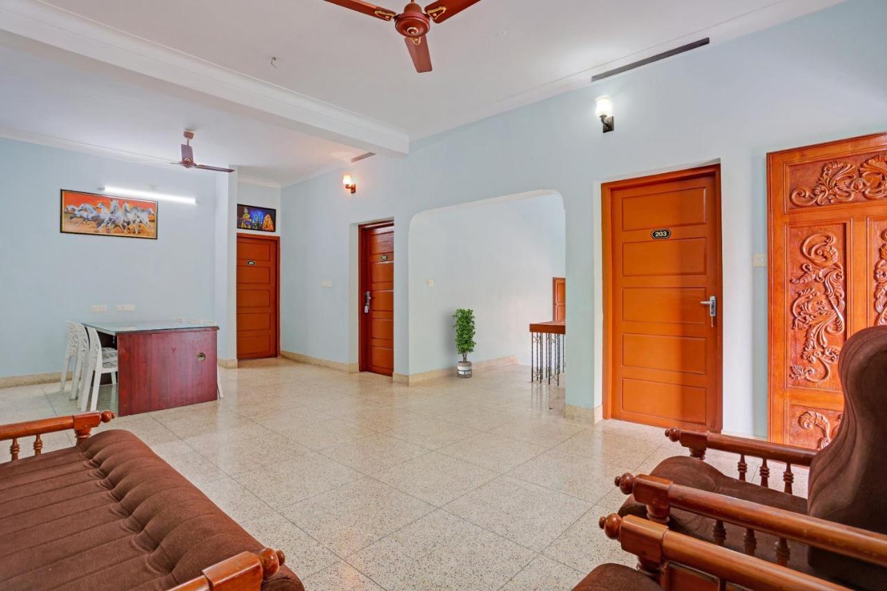Flagship Hotel Adara Residency Thiruvananthapuram Bagian luar foto