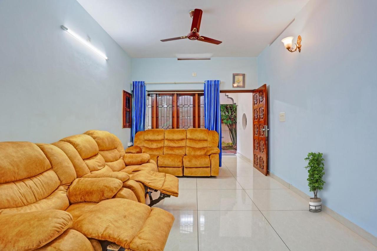 Flagship Hotel Adara Residency Thiruvananthapuram Bagian luar foto