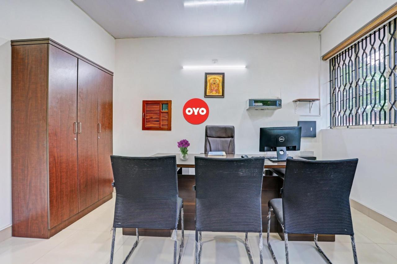 Flagship Hotel Adara Residency Thiruvananthapuram Bagian luar foto