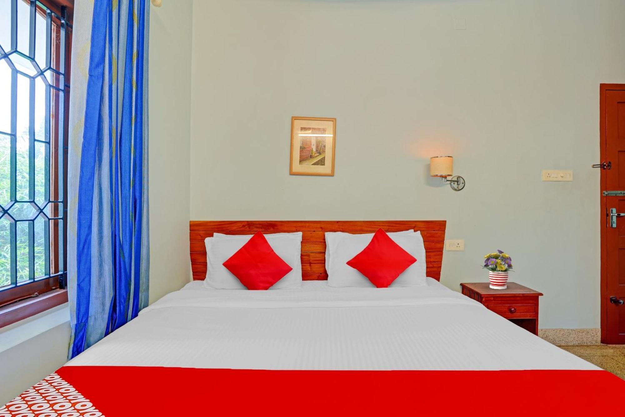 Flagship Hotel Adara Residency Thiruvananthapuram Bagian luar foto