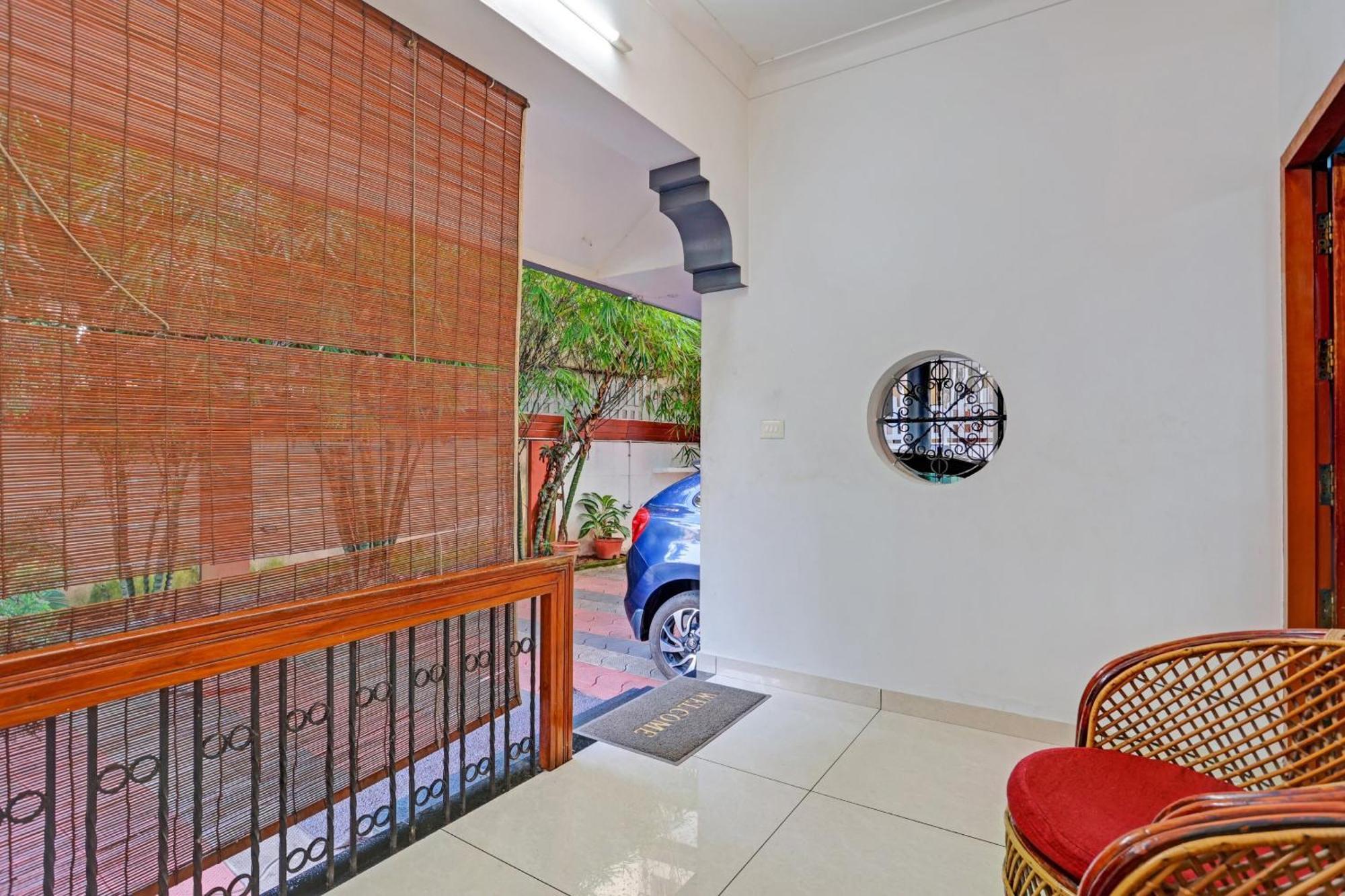 Flagship Hotel Adara Residency Thiruvananthapuram Bagian luar foto